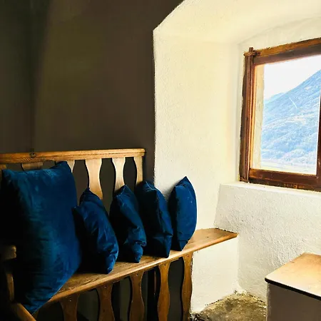 Villa Foppoli Castle, Private 11th Century Fortress With Panoramic View, Sauna And Hot Tub Overlooking The Valtellina Mazzo di Valtellina